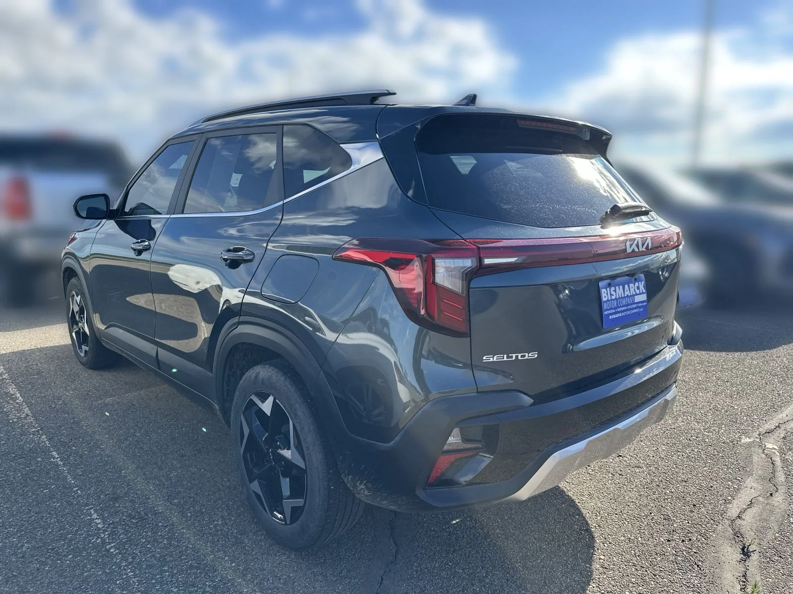 Used 2024 Gray Kia EX image 4