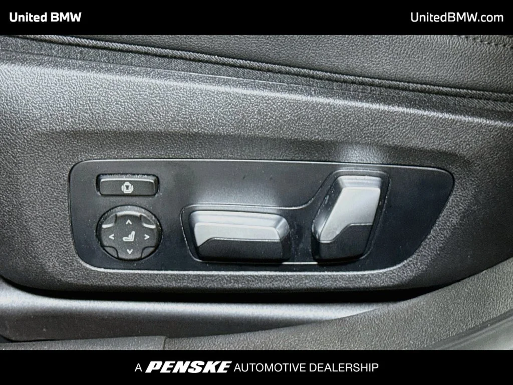 Used 2021 Mineral Grey Metallic BMW 330i xDrive image 11