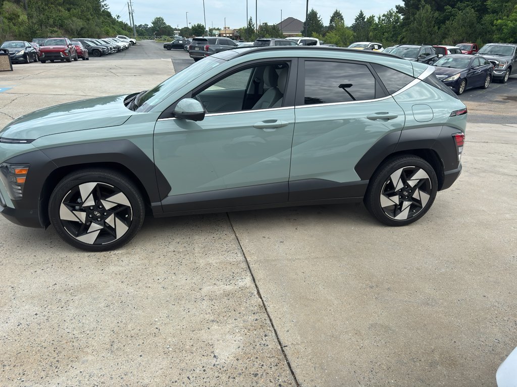 Used 2024 Mirage Green Hyundai Limited image 2