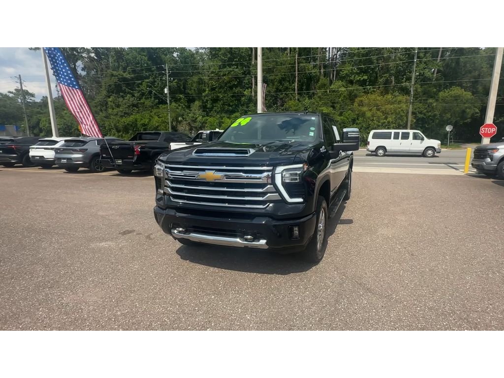 Used 2024 Black Chevrolet High Country image 3