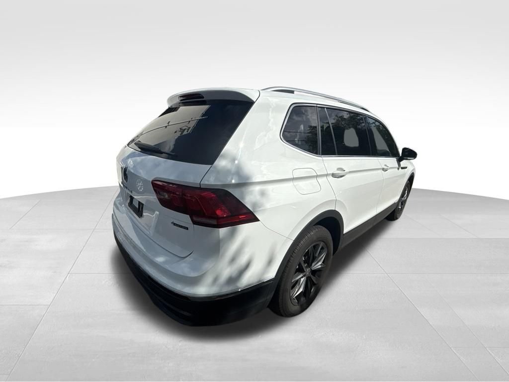 Used 2024 White Volkswagen 2.0T SE image 7