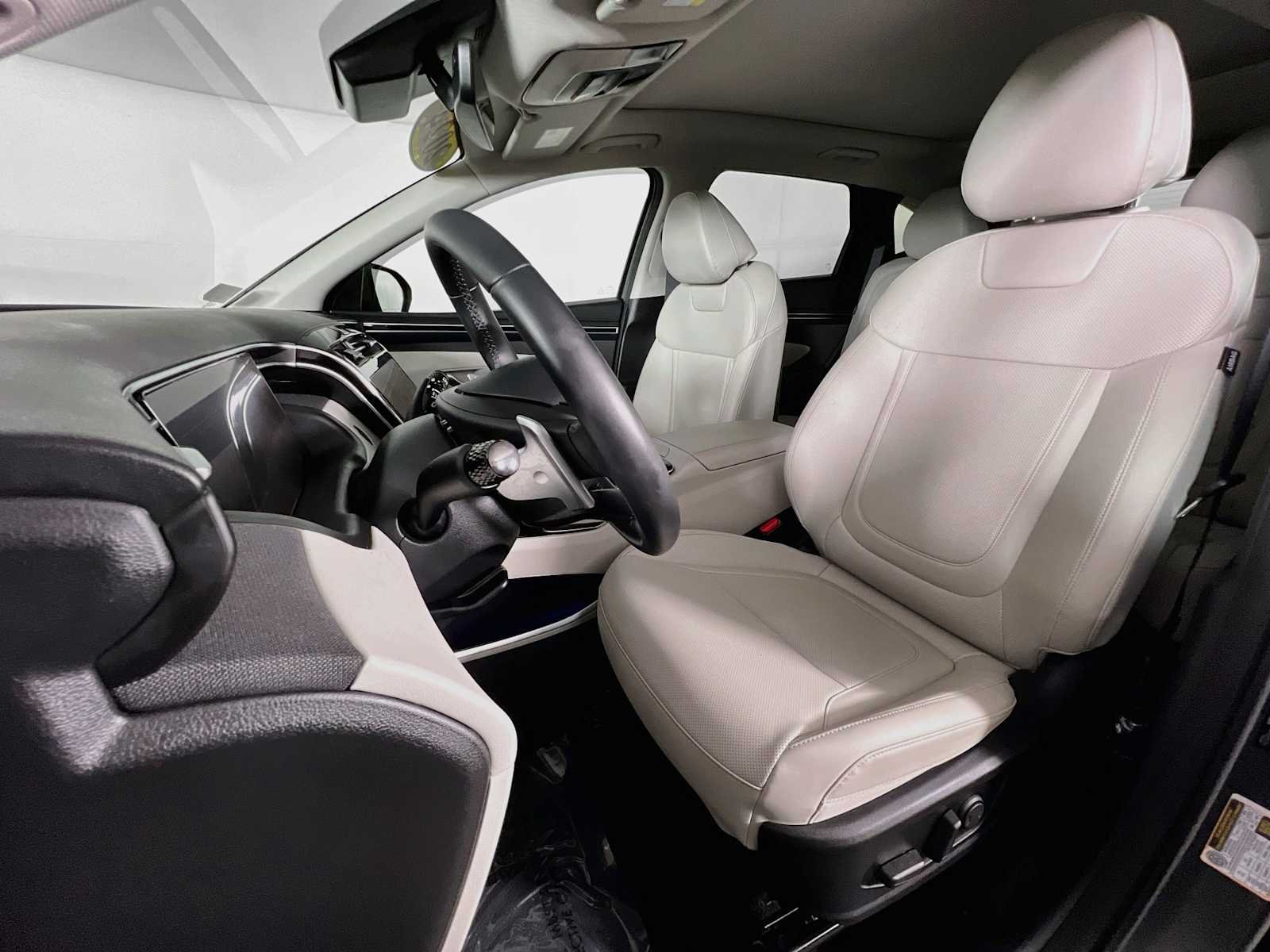 Used 2024 Amazon Gray Hyundai SEL Convenience image 22