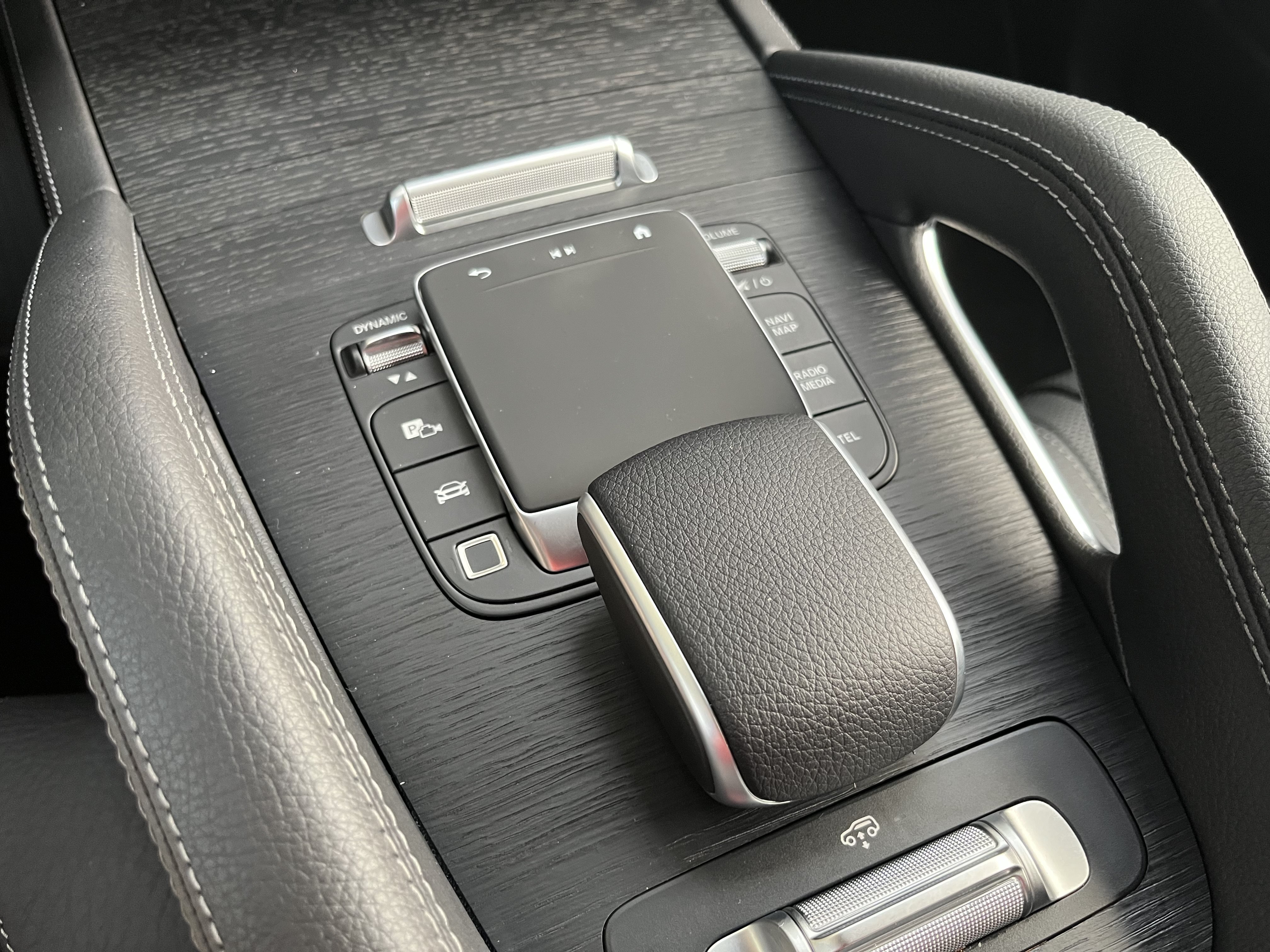 New 2026 SELENITE GREY Mercedes-Benz GLE 580 image 27