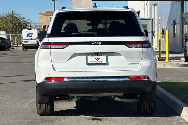 New 2025 Bright White Clear-Coat Exterior Paint Jeep Laredo X image 8