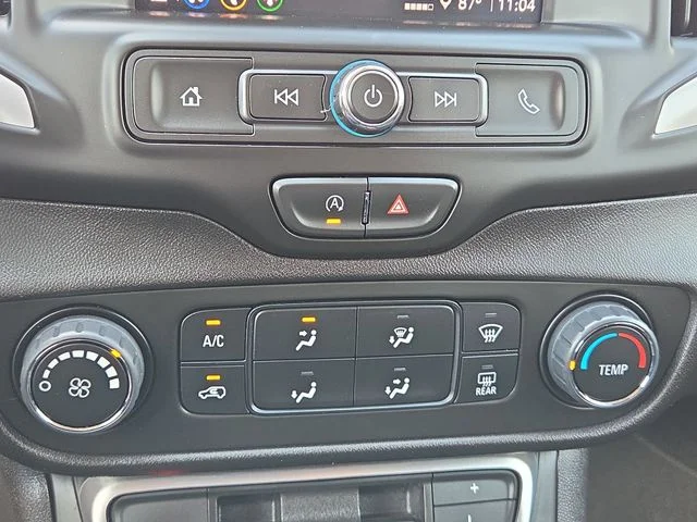 Used 2024 White GMC SLE image 30