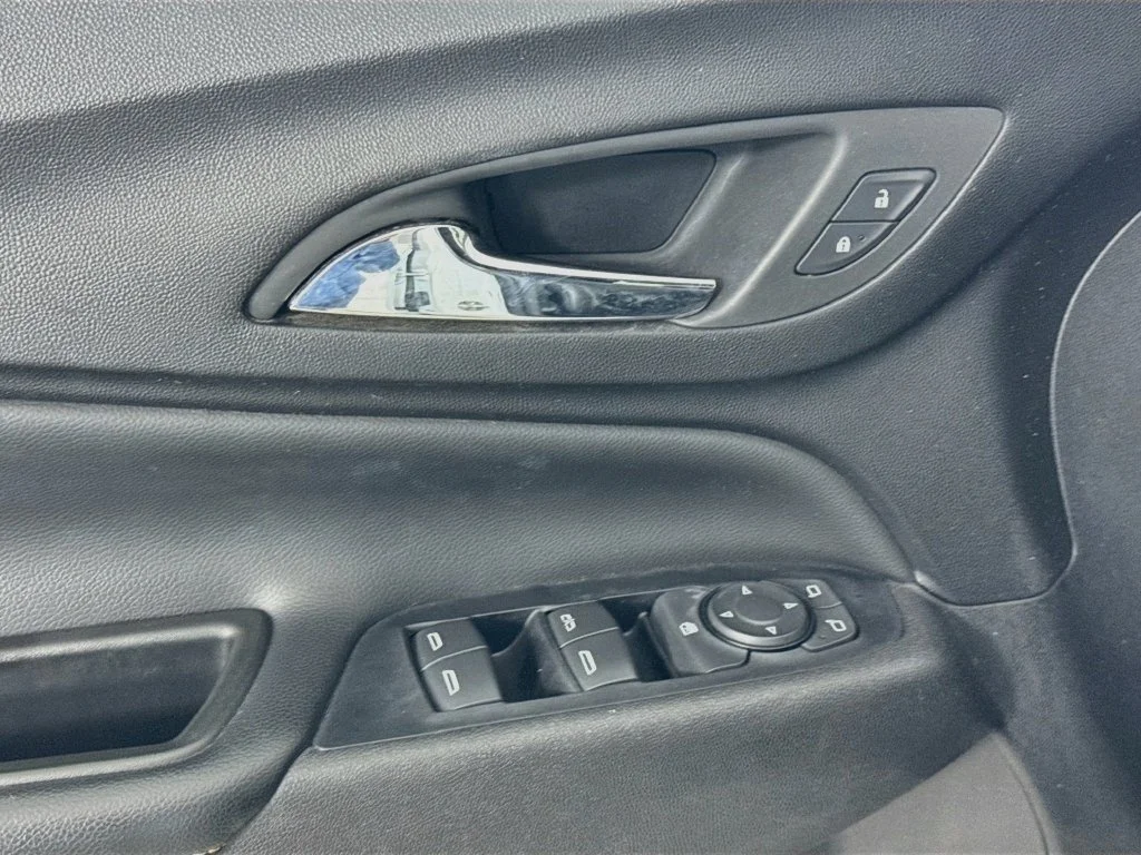 Used 2020 Iridescent Pearl Tricoat Chevrolet Premier image 20