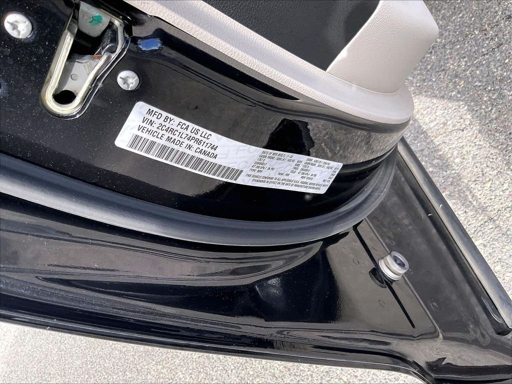 Used 2023 Black Chrysler Touring L image 36