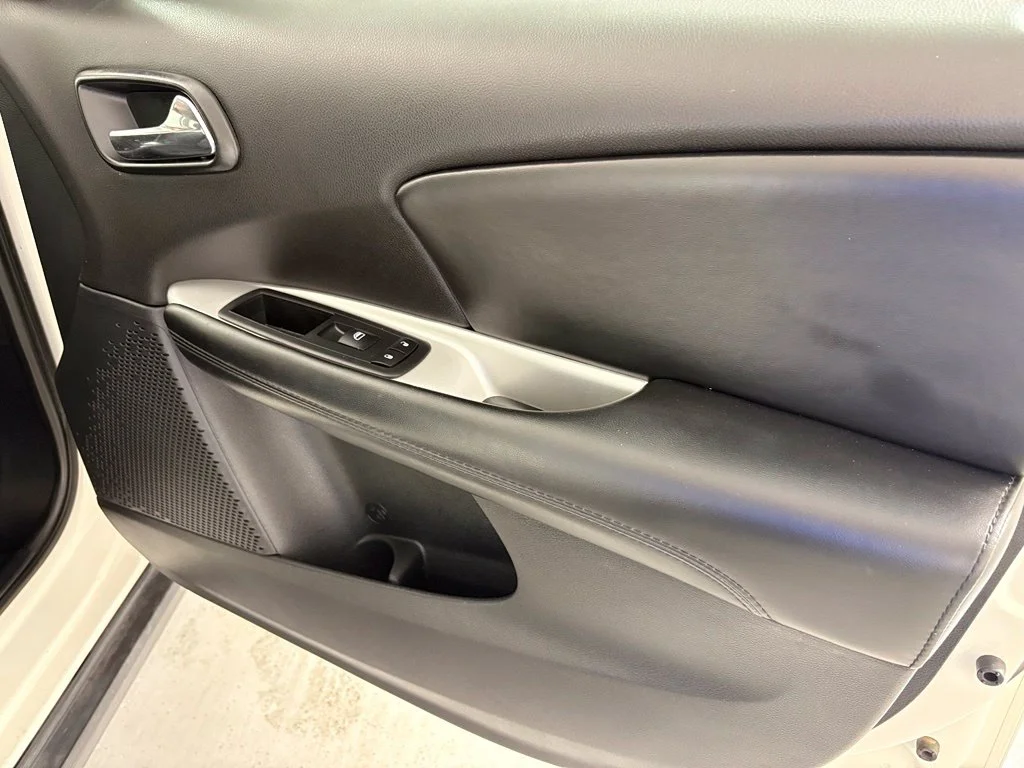 Used 2020 White Dodge SE image 37