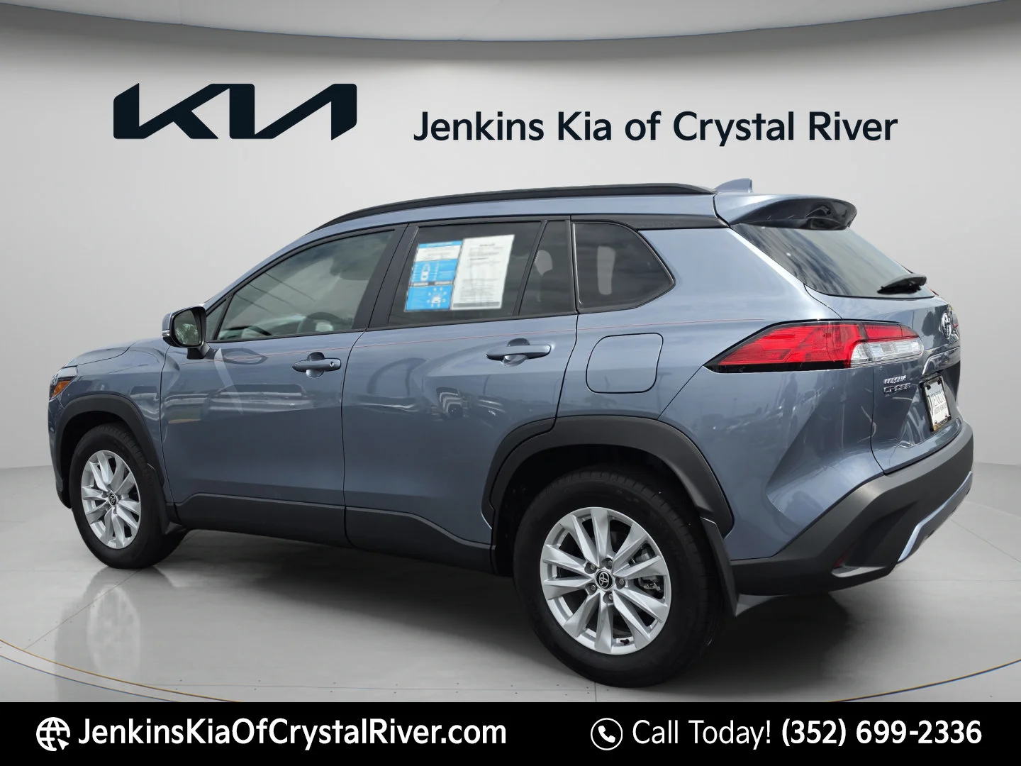 Used 2023 Celestite Toyota LE image 8