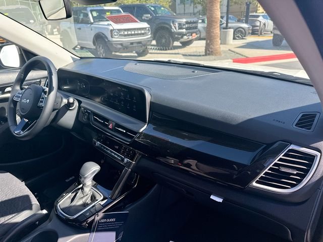 New 2026 Clear White / Black Roof Kia S image 29