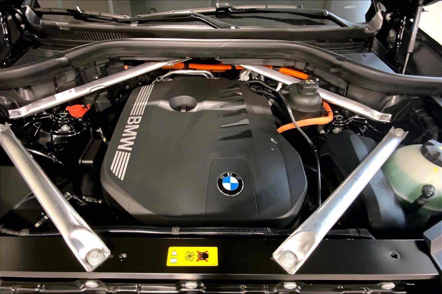 New 2026 Black Sapphire Metallic BMW xDrive50e image 17