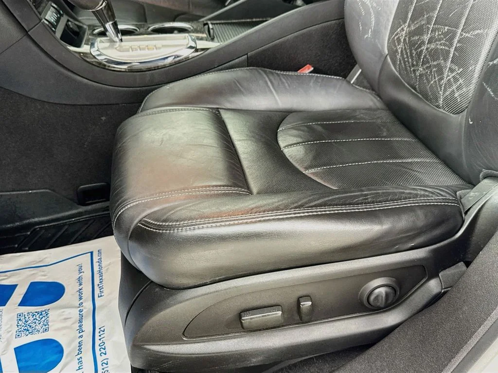 Used 2013 White Diamond Clearcoat Buick Premium Group image 23