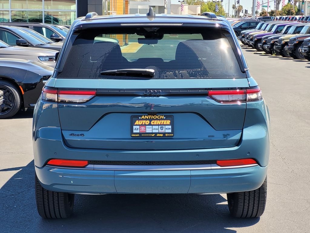New 2026 Steel Blue Exterior Paint Jeep Limited Reserve image 4