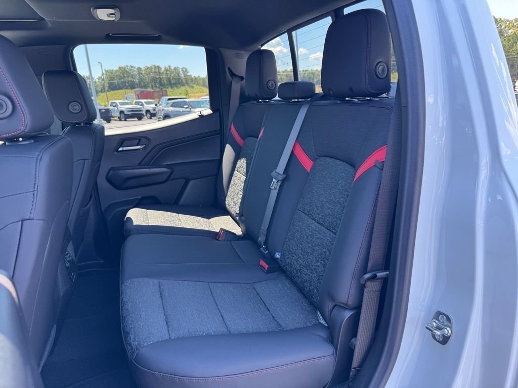 2026 Chevrolet Colorado Z71 - Photo 12