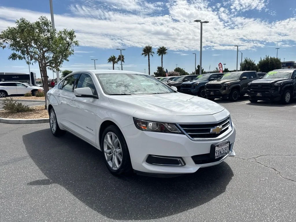 Used 2017 White Chevrolet LT image 4