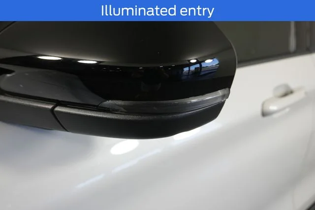 New 2027 Star White Metallic Tri-Coat Ford Platinum™ image 22