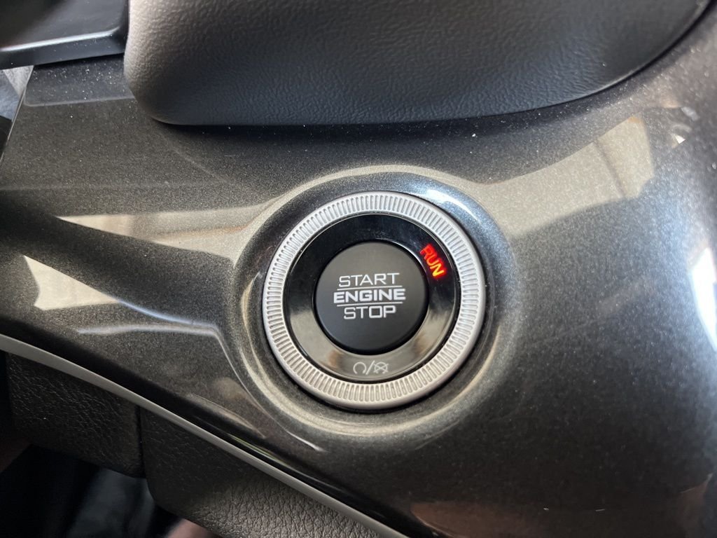 Used 2023 Silver Jeep Altitude X image 31