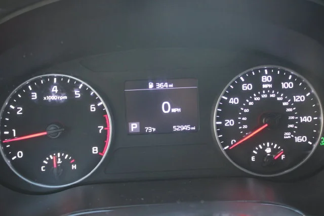 Used 2023 White Kia S image 16