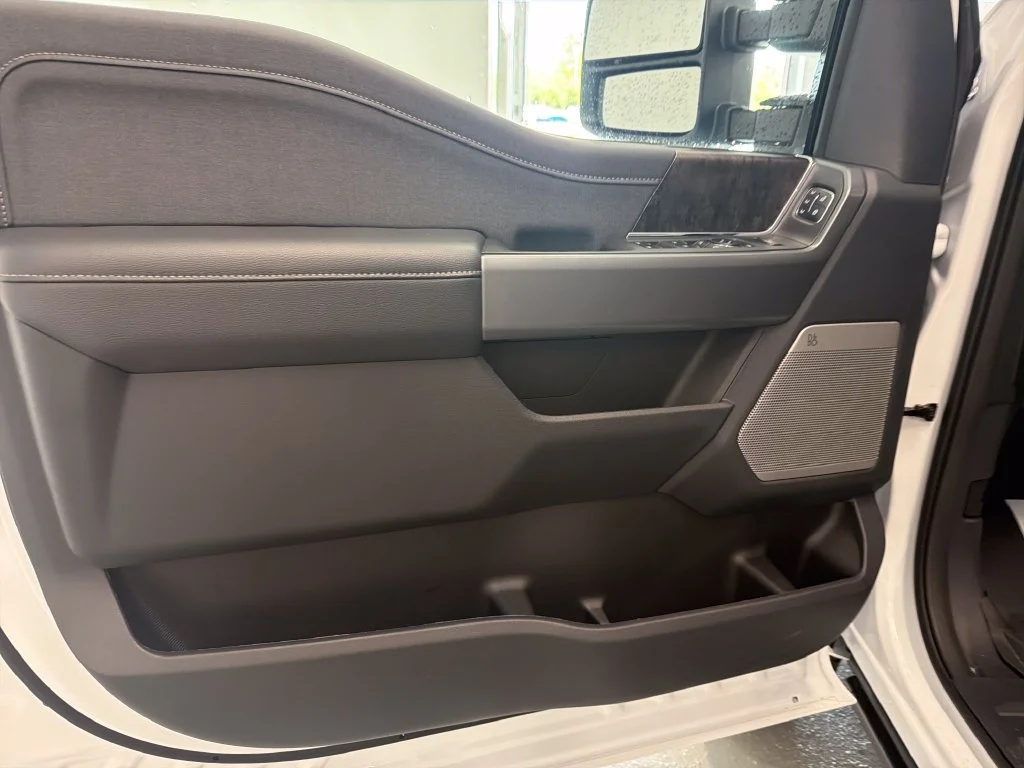 New 2027 White Ford Lariat image 12