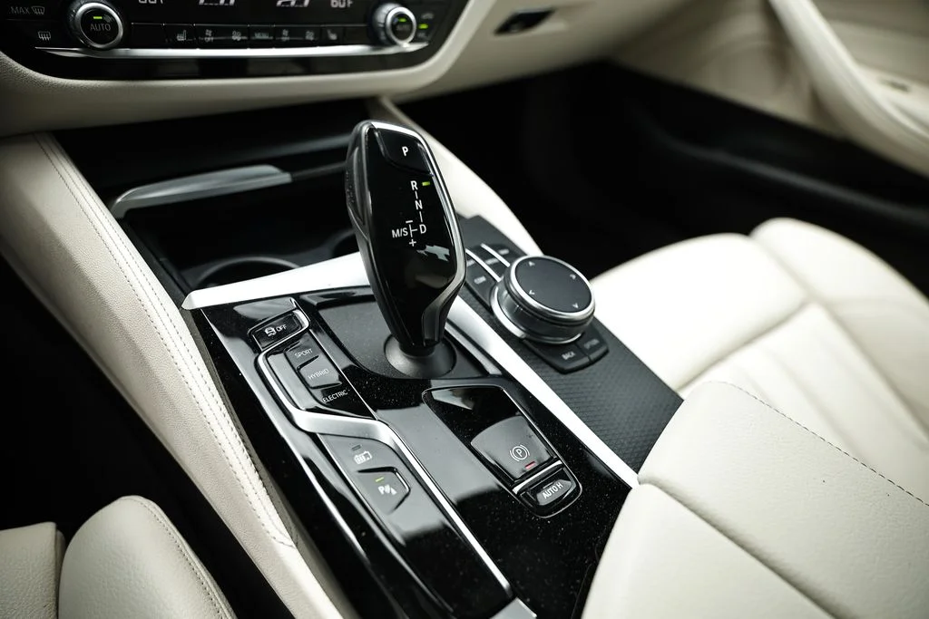 Used 2023 Arctic Race Blue Metallic BMW 530e iPerformance image 37