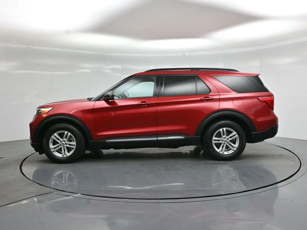 Used 2023 Red Ford XLT image 27