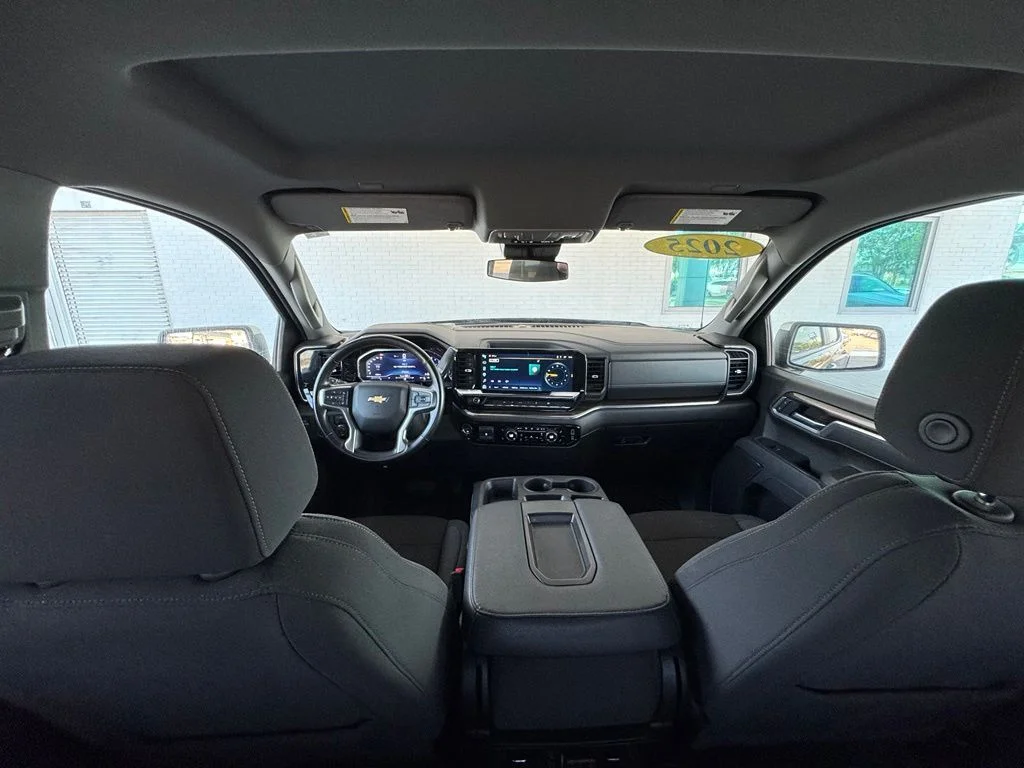 Used 2025 Gray Chevrolet LT image 27