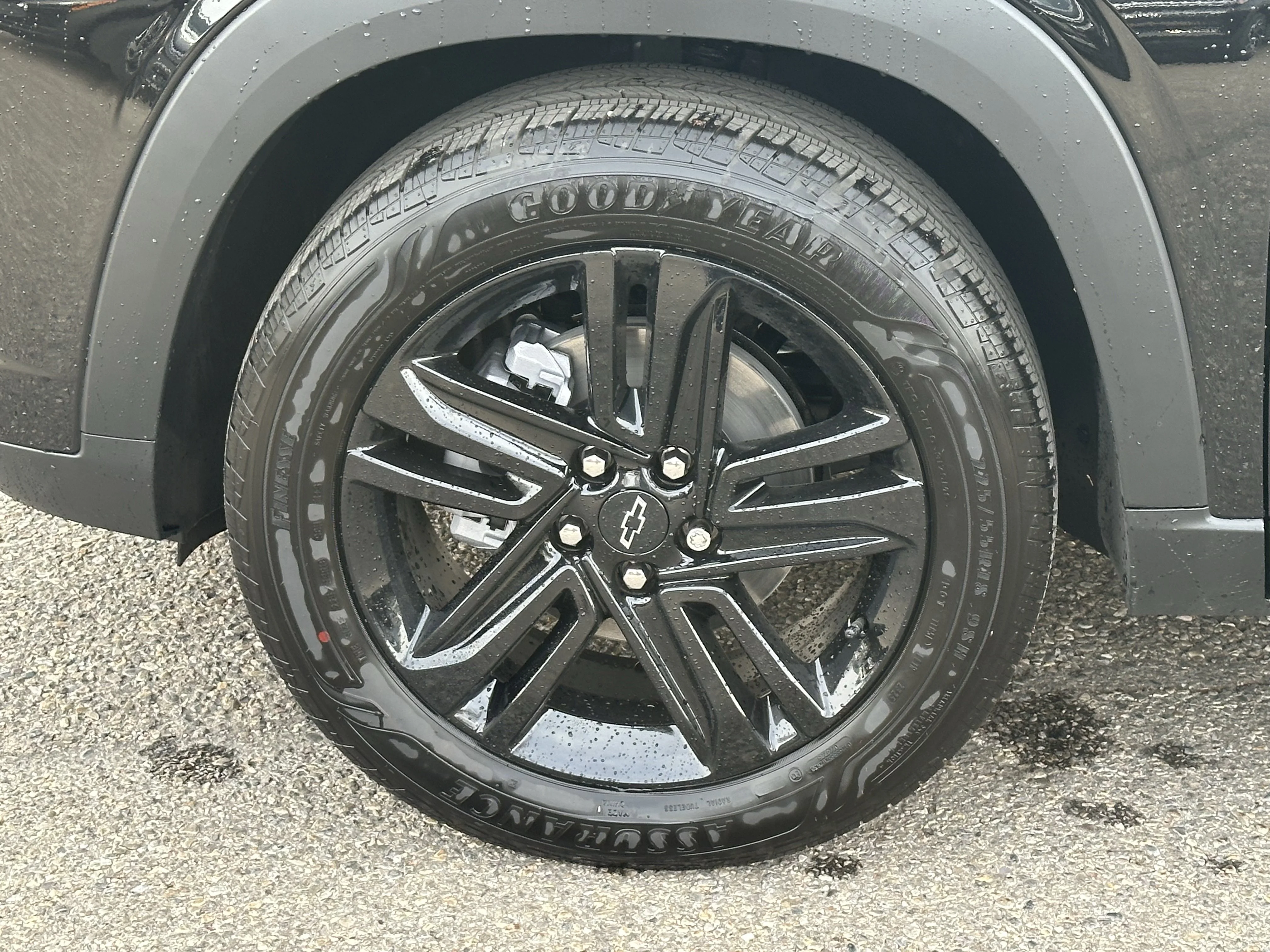 New 2026 Mosaic Black Metallic Chevrolet ACTIV image 8