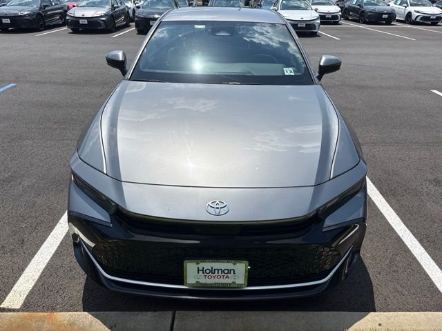 Used 2023  Toyota XLE image 2