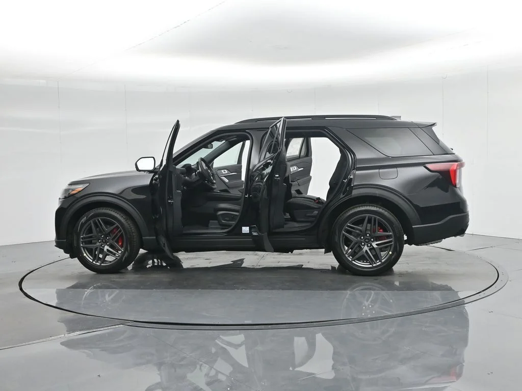 New 2026 Agate Black Metallic Ford ST image 19