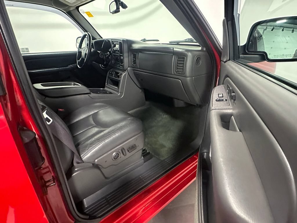 Used 2004 Victory Red Chevrolet NA image 36