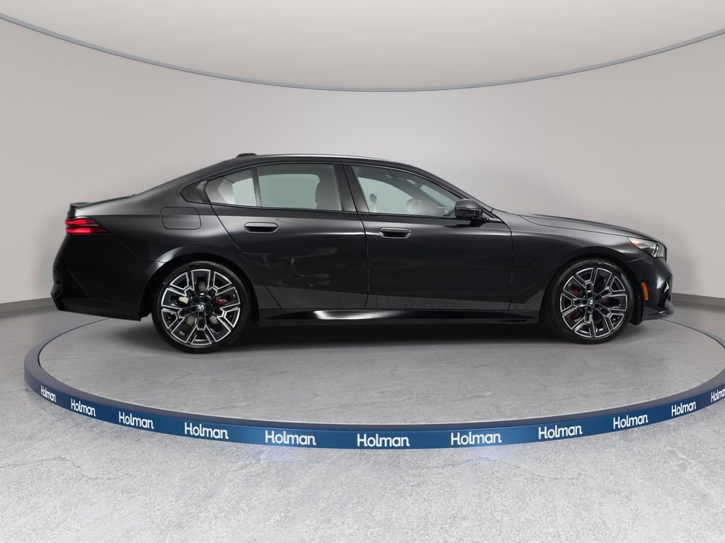 New 2027 Dark Graphite Metallic BMW 540i xDrive image 4