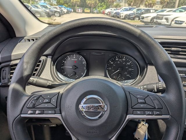 Used 2018 White Nissan S image 25
