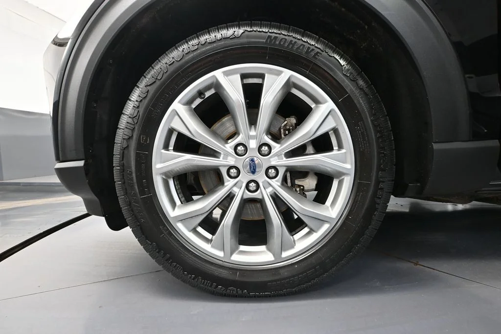 Used 2020 Black Ford Limited image 16