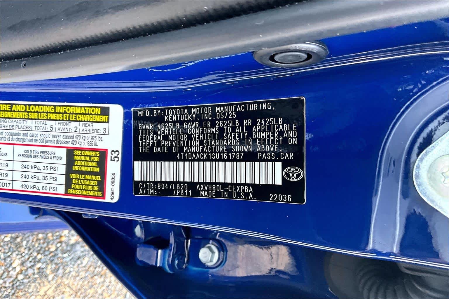 Used 2025 Reservoir Blue Toyota XSE image 34