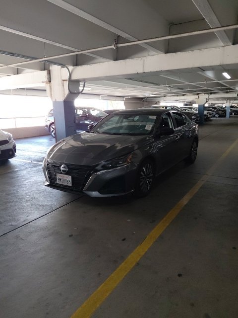 Used 2024 Gray Nissan 2.5 SV image 4