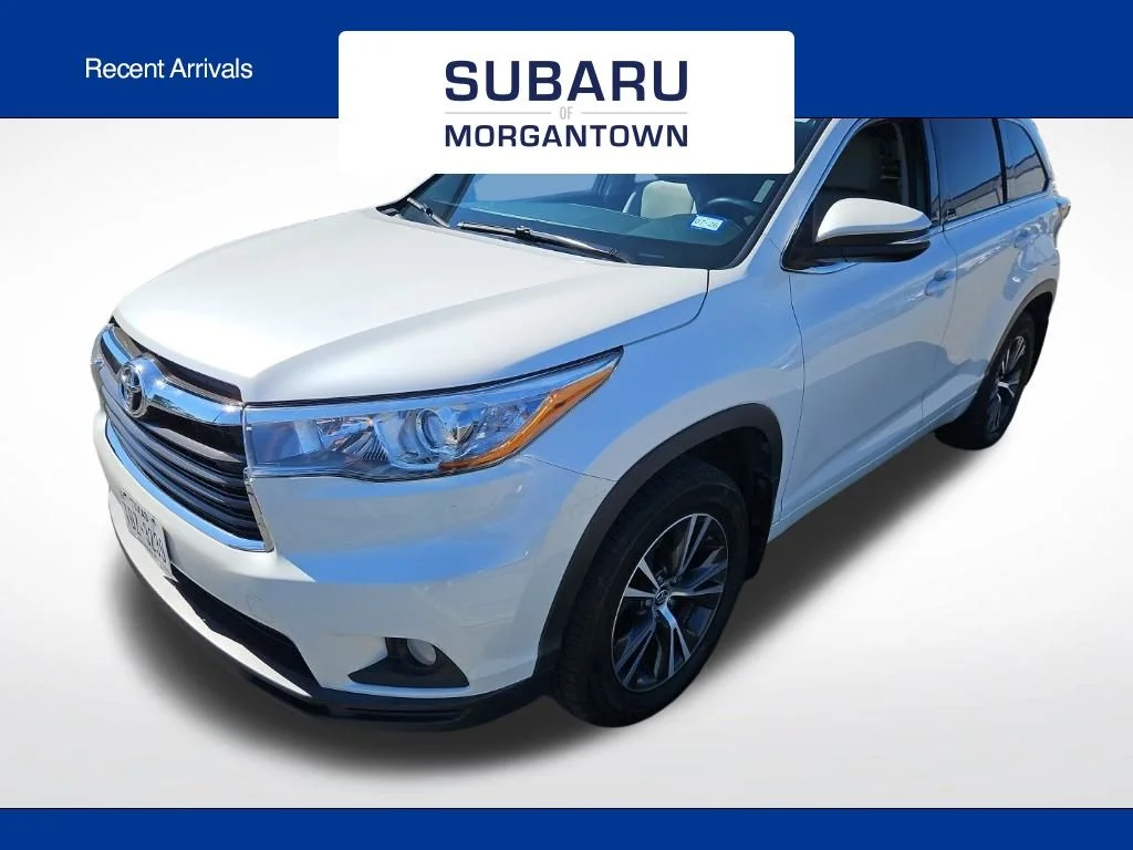 Used 2016 White Toyota XLE V6 image 1