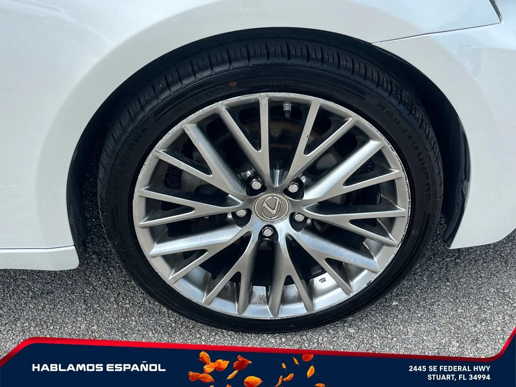 Used 2015 White Lexus 4dr Sport Sdn AWD image 21