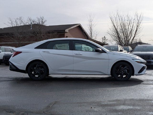 Used 2026 White Hyundai SEL Sport image 8