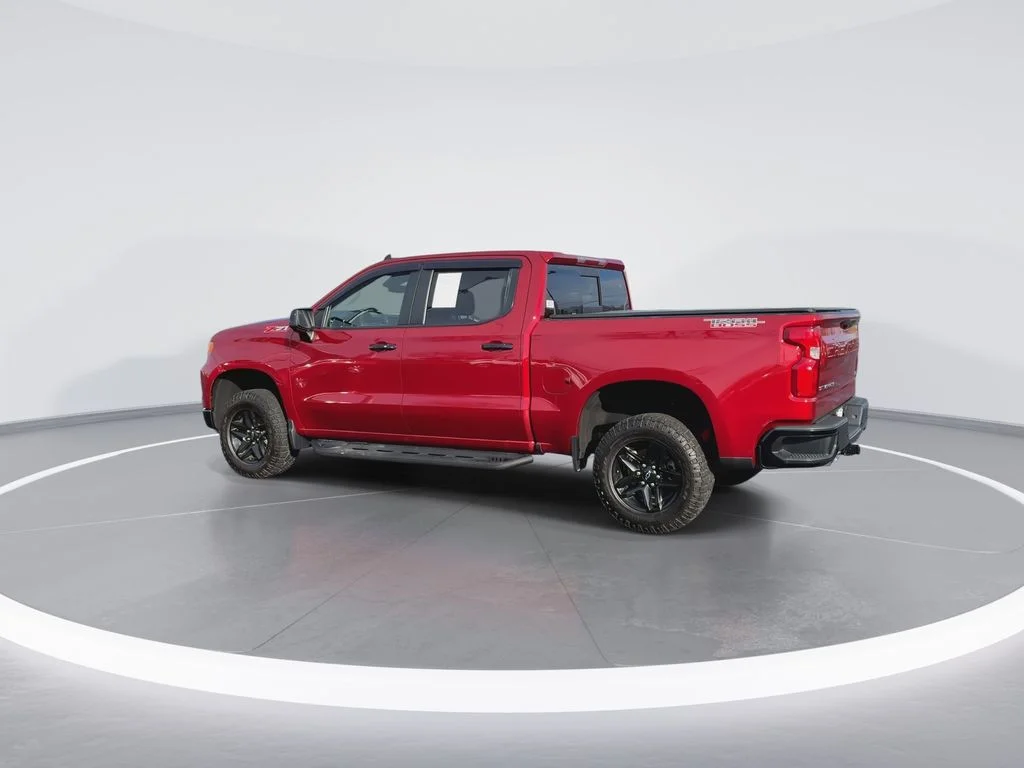 Used 2022 Red Chevrolet LT Trail Boss image 6