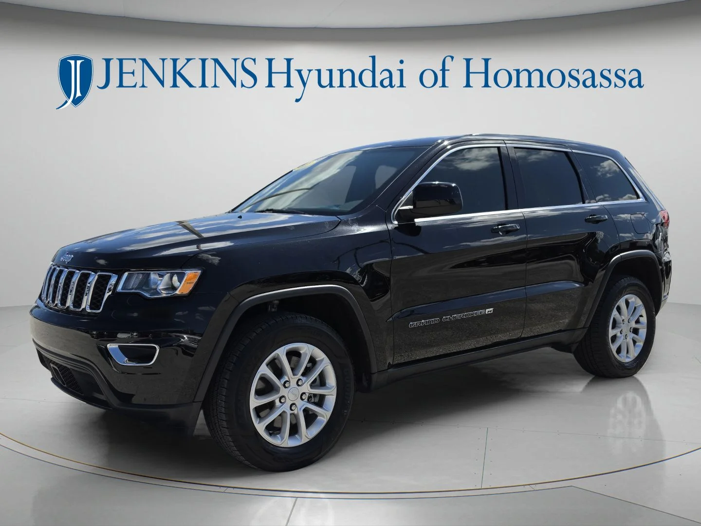 Used 2022 Black Jeep Laredo X image 10