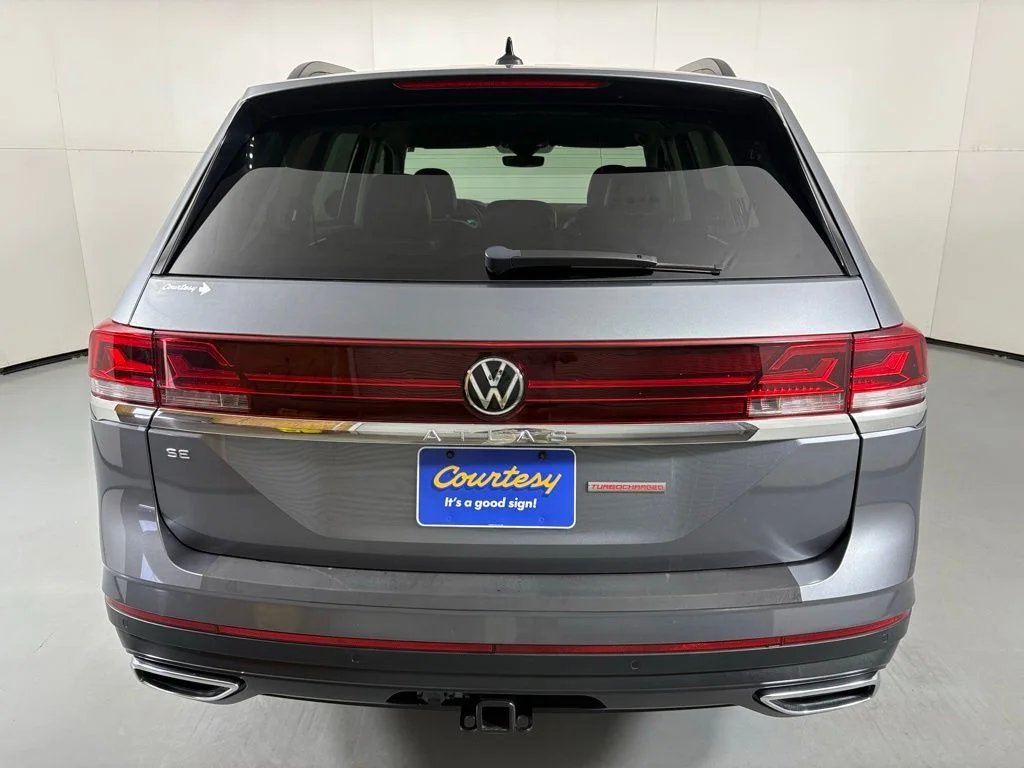 Used 2024 Gray Volkswagen 2.0T SE w/Technology image 7