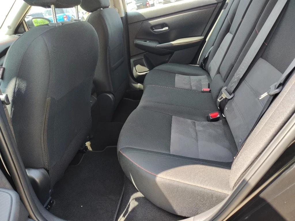 Used 2025 Super Black Nissan SR image 10