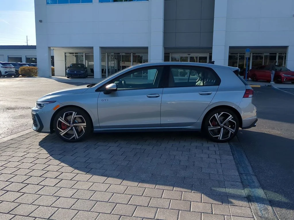 2026 Volkswagen Golf GTI SE - Photo 6