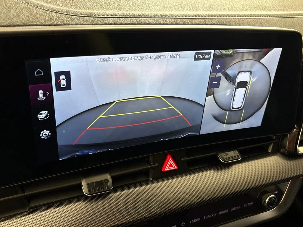 Used 2025 Shadow Kia SX-Prestige image 39