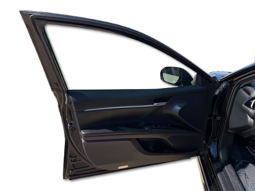 Used 2019 Midnight Black Metallic Toyota SE image 21
