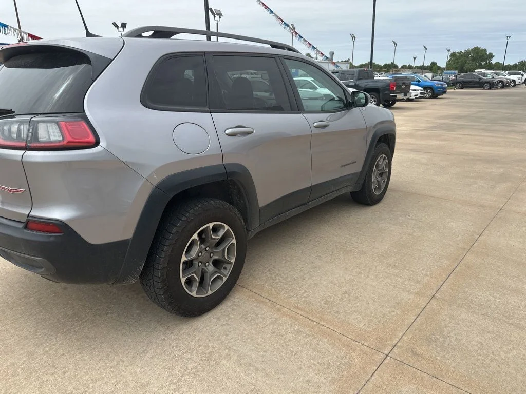 Used 2020 Silver Jeep Trailhawk image 28