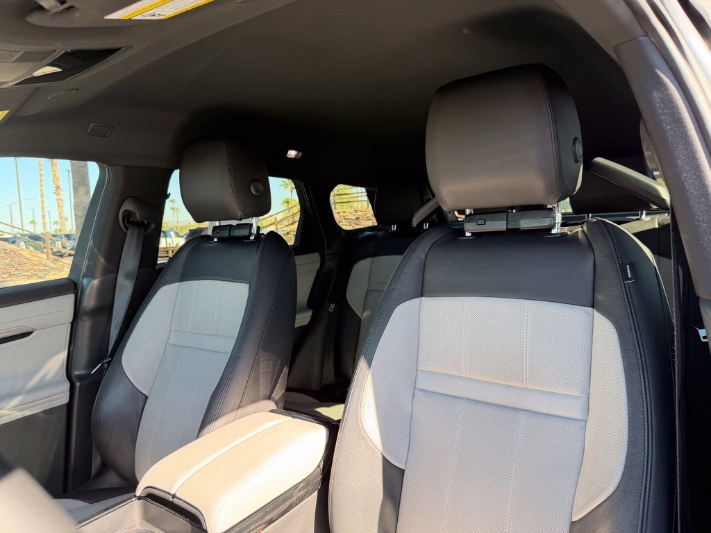 Used 2023 Gray Land Rover Dynamic image 6