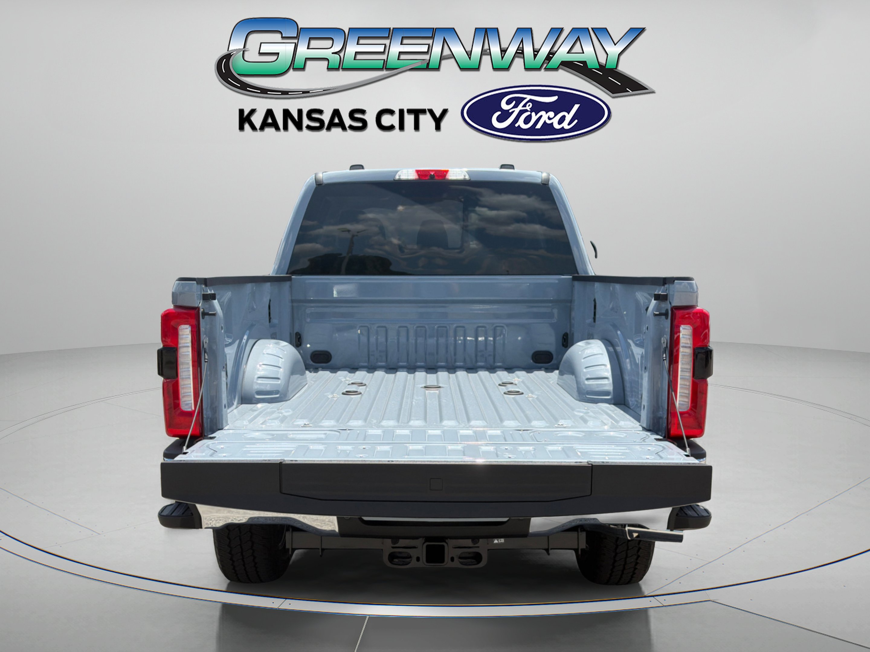 New 2026 Glacier Gray Metallic Tri-Coat Ford F-250® Lariat® image 7