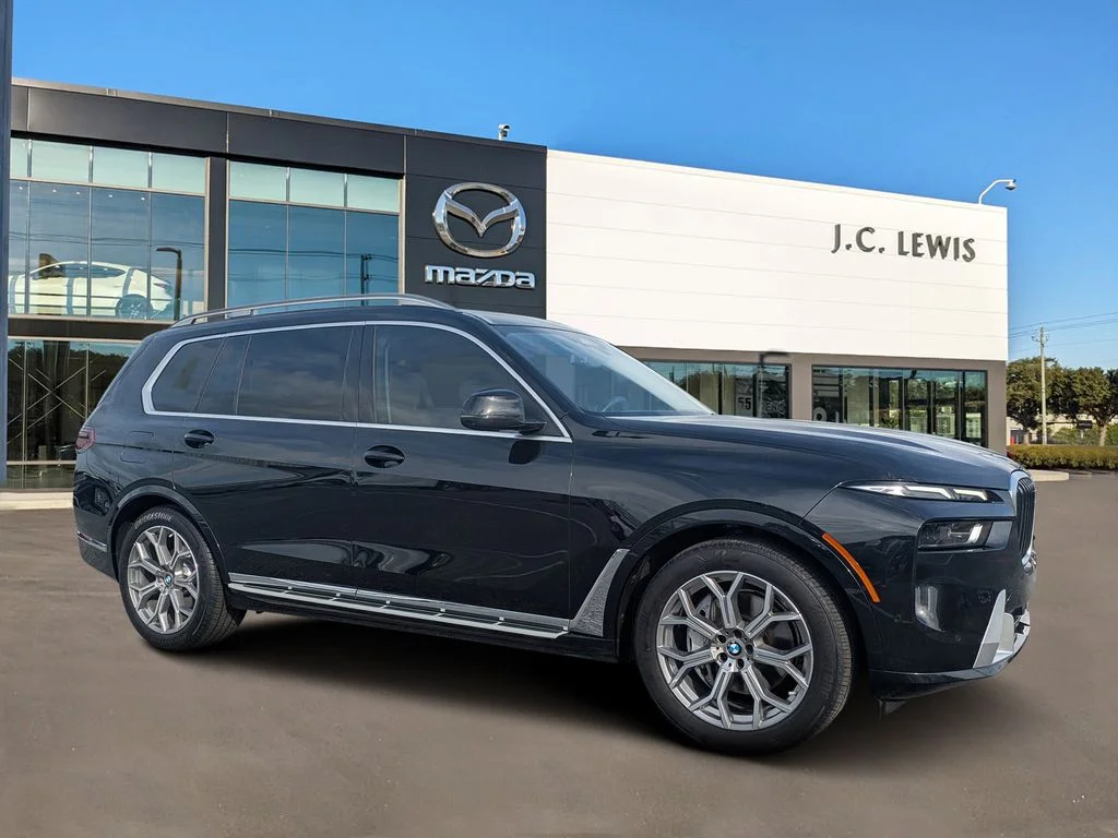 2023 BMW X7 xDrive40i's photo