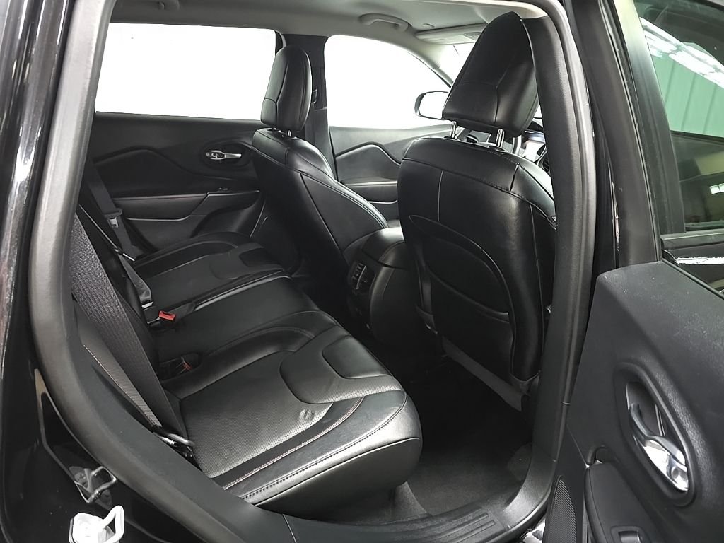 Used 2022 Black Jeep Trailhawk image 19